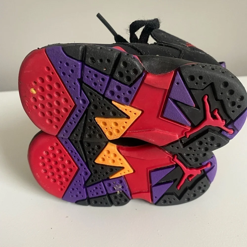 Air Jordan Size 4C